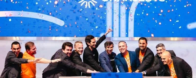 Strategy cria reserva de US$ 1,44 bilhão para sustentar dividendos diante da volatilidade do Bitcoin - Imagem do artigo original