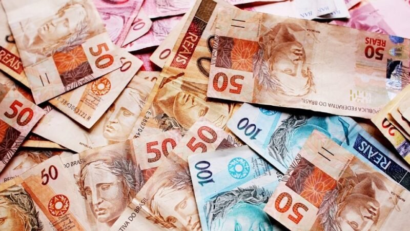 Quanto é possível acumular em 10 anos investindo R$ 10, R$ 30 ou R$ 50 por mês